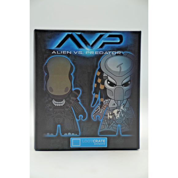 AVP Alien vs. Predator 4.5" Vinyl Figures Titans Loot Crate Exclusive 2015 BNIB - Picture 1 of 5